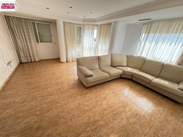 VENTA DE PISO CON PLAZA DE GARAJE Y TRASTERO EN BENIFAIO VALENCIA