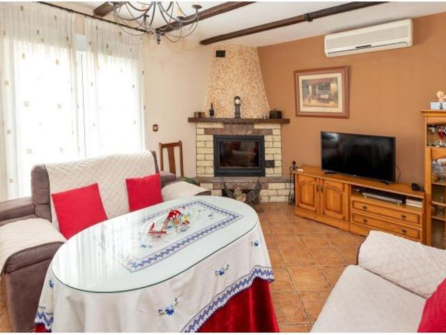 Venta de piso de 154 m2, en Zagra Granada