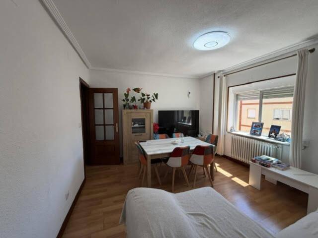 Venta de piso de 4 habitaciones en Garrido Labradores, Salamanca