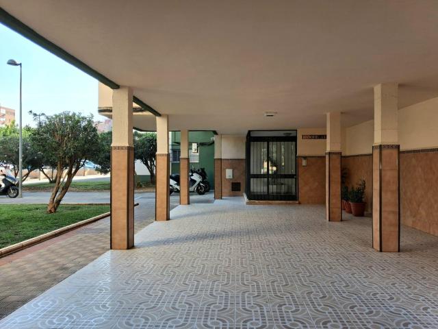 Venta de Piso en Montequinto, Dos Hermanas, Sevilla