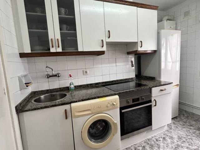 Venta de piso en Oviedo, zona Tenderina