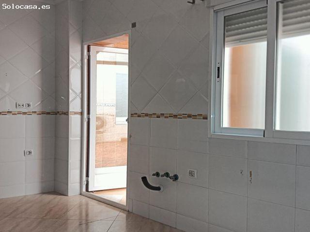 Venta de Piso en Calle Doctor Vigaray Huelma Jaén