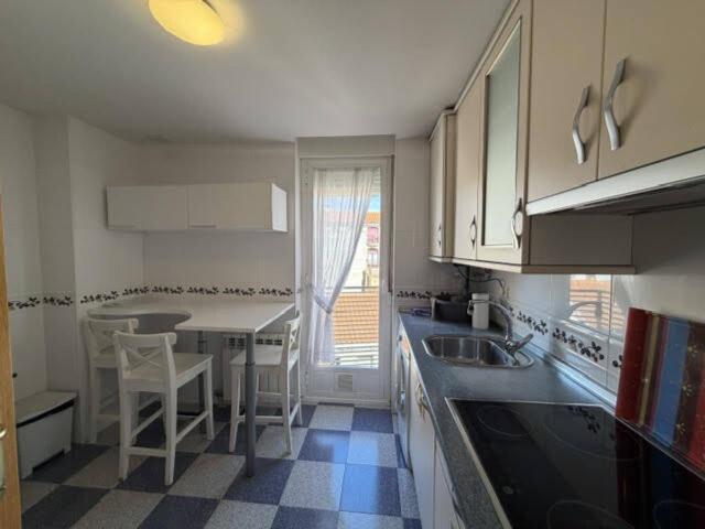 Venta de piso en Calle Juan Miguel