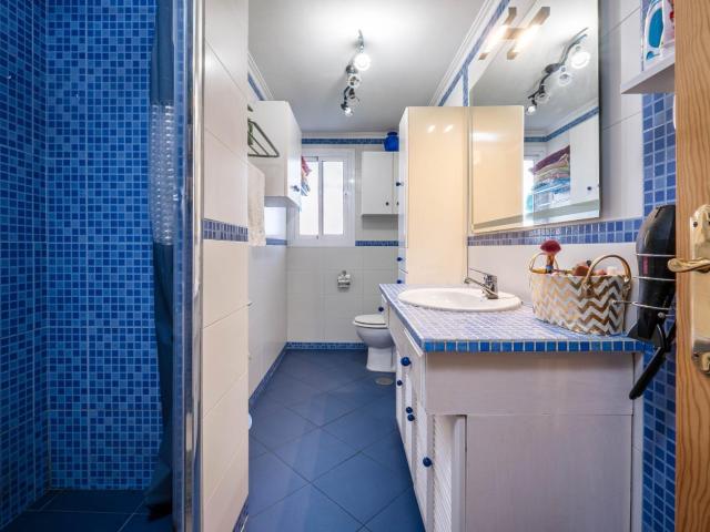 VENTA DE PISO EN CARTUJA DE 3 DORMITORIOS SEMIREFORMADO Y TOTALMENTE EXTERIOR