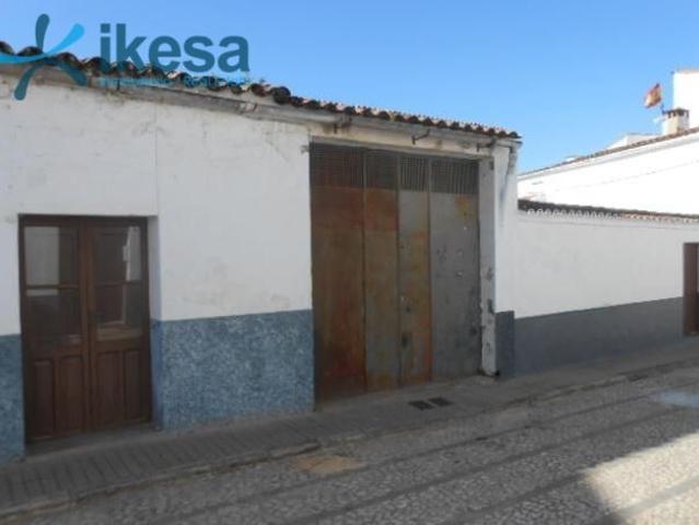 Venta de casa en Jabugo Huelva. La parte vendedora es propietaria de una participación indivisa del Inmueble. Sin Posesión