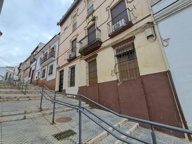 Venta de Piso para reformar en Puente Genil NO VISITABLE
