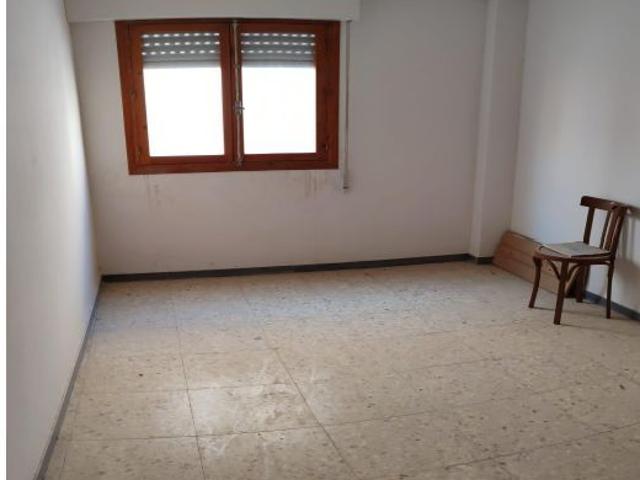 VENTA DE PISO EN PURCHENA ALMERÍA DE TRES HABITACIONES