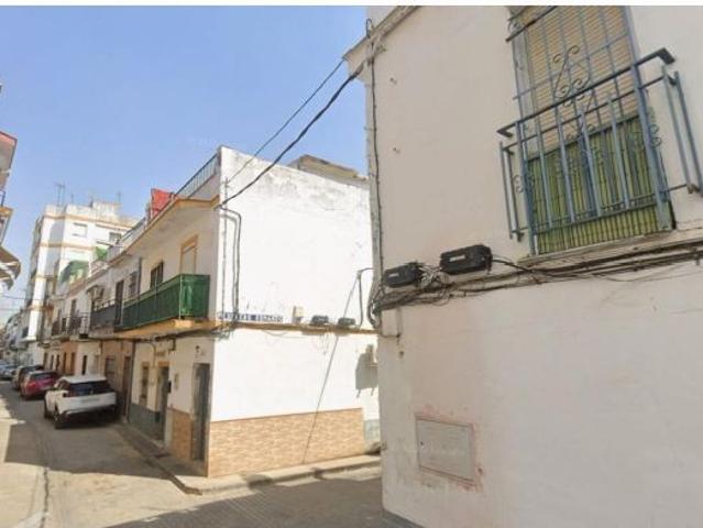 VENTA DE PISO EN SEVILLA. ACTIVO INMOBILIARIO SIN POSESIÓN, NO VISITABLE