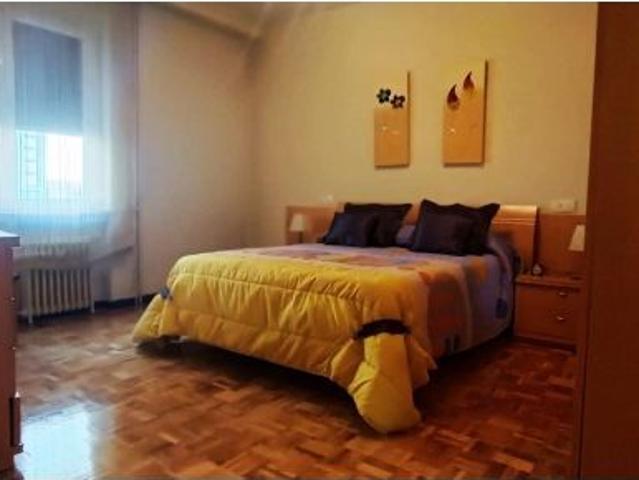 VENTA DE PISO EN ZAMORA ZONA CENTRO/PEATONAL/SANTA CLARA, 4 DORMITORIOS, 2 BAÑOS, 2 GALERÍAS.