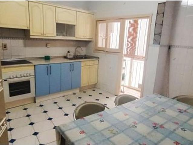 VENTA DE PISO EN ZAMORA ZONA CENTRO/PEATONAL/SANTA CLARA, 4 DORMITORIOS, 2 BAÑOS, 2 GALERÍAS.