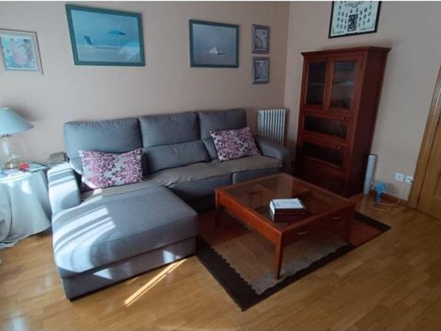 VENTA DE PISO EN ZAMORA EN ZONA CENTRO/TRES CRUCES, 4 DORMITORIOS, 2 BAÑOS, TRASTERO.