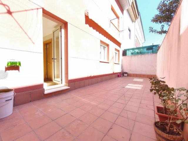 Venta de piso luminoso en Villatoro Villafría Castañares La Ventilla, Burgos