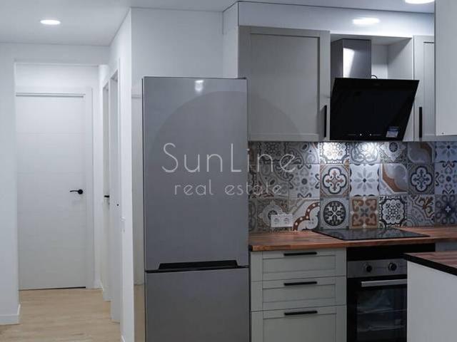 Venta de piso luminoso y reformado de 4 dormitorios con patio propio en Patraix — ideal para vivir o invertir
