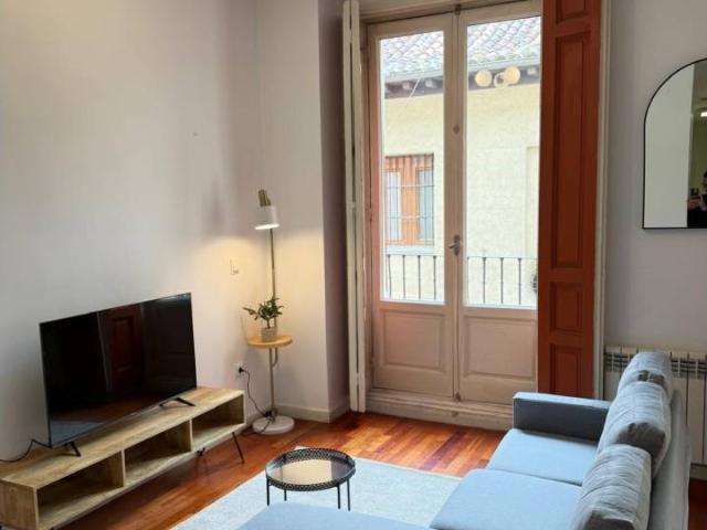 Venta de piso reformado de 2 dormitorios en Palacio, Madrid Capital
