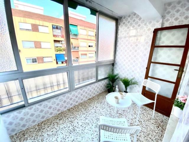 Venta de Piso 4 Dormitorios Terraza Baño y Cocina Reformados