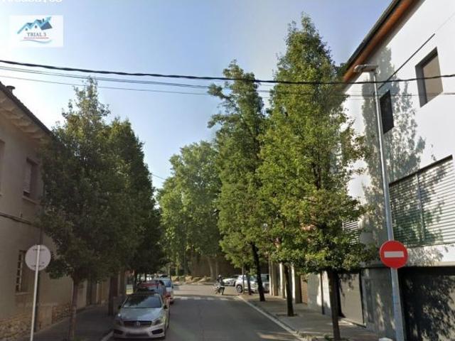 Venta de piso+garaje en Manlleu Barcelona