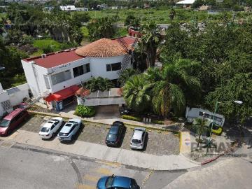 Venta de Plaza Comercial en Paseos del R?o, Emiliano Zapata, Mor. Clave 5248