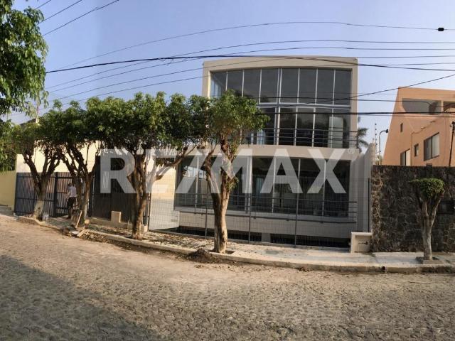 Venta de propiedad comercial en Vista Hermosa, Cuernavaca, Morelos. Clave 5705