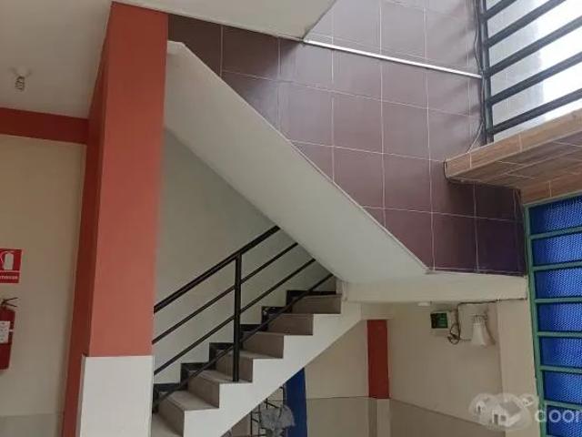 Venta de propiedad de dos pisos
