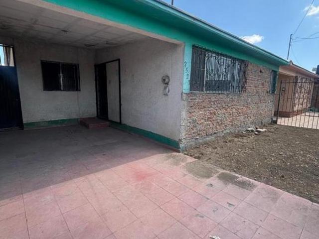 VENTA DE PROPIEDAD IDEAL PARA NEGOCIO O CASA HABITACION SOBRE AVE JUAN ESCUTIA UNA PLANTA