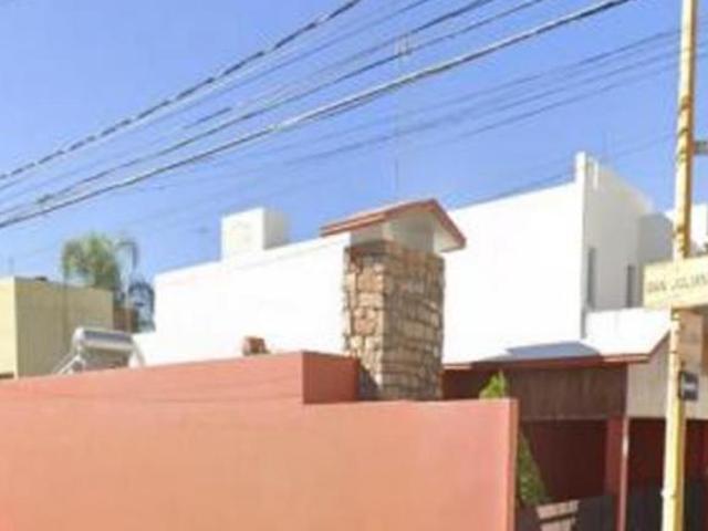 VENTA DE PRECIOSA CASA EN BOSQUES DEL PRADO, AGUASCALIENTES