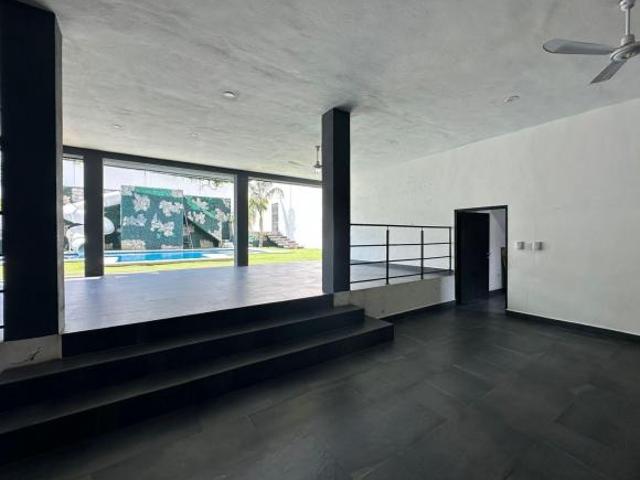 VENTA DE QUINTA TOTALMENTE EQUIPADA EN JARDINES DE LA SILLA