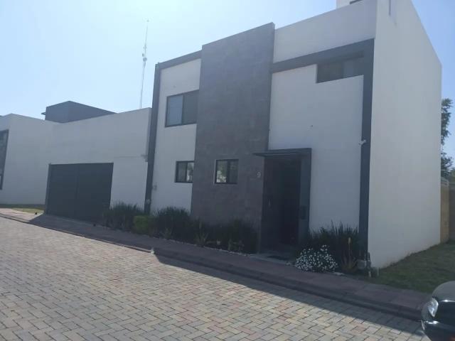 Venta de residencia amueblada y equipada en residencial