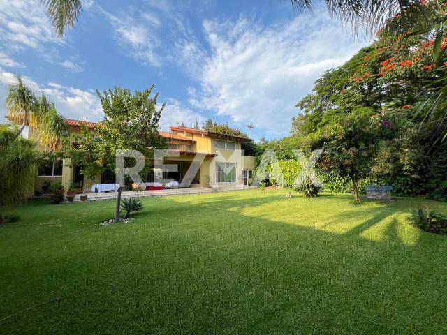 Venta de Residencia el Tamoanchan, Jiutepec, Morelos. Clave 5894