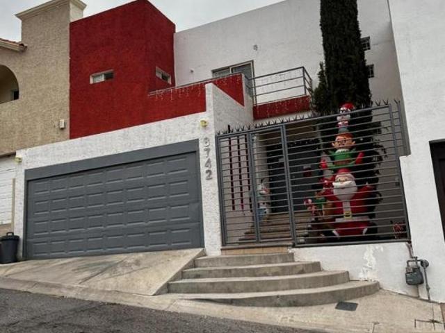 VENTA DE RESIDENCIA EN FRACC LOMAS UNIVERSIDAD