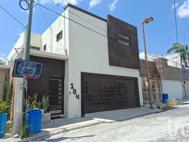 CASA EN VENTA En Excelentes Condiciones en Lomas de SINAI, Reynosa
