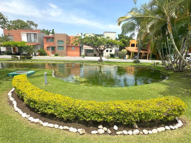 Venta de Residencia Familiar en Exclusivo Fraccionamiento Privado, jiutepec, Morelos. Clave 5800