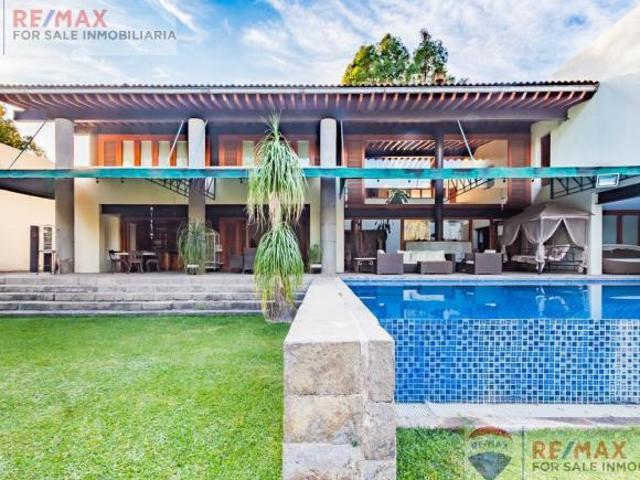 Venta de Residencia, Fracc. Leñeros, Vista Hermosa, Cuernavaca, Morelos…Clave 4697