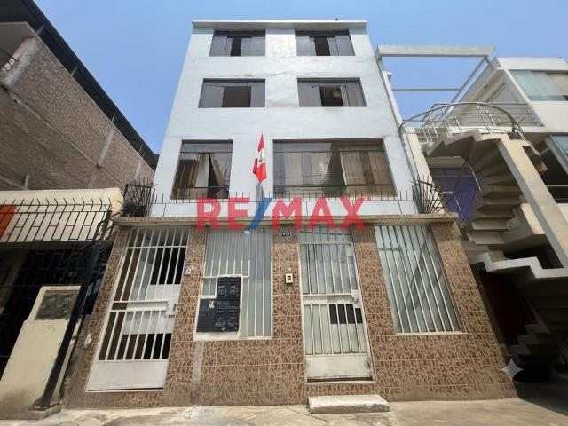Venta Departamento 3 Piso Urb. Razuri, 4 Habitaciones