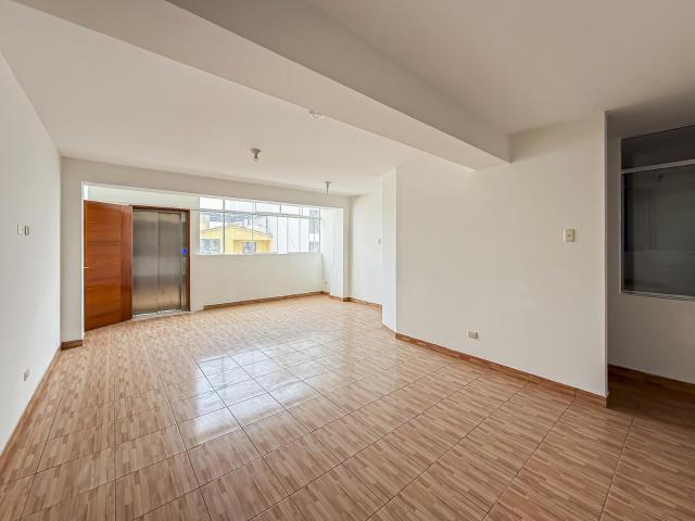 Venta Departamento 3Er Piso Ate Mayorazgo Cerca Pre De Lima