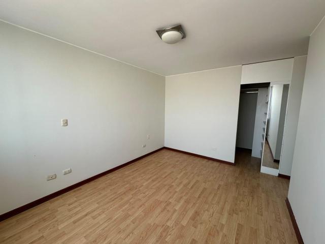 Venta departamento con estacionamiento en Magdalena del Mar