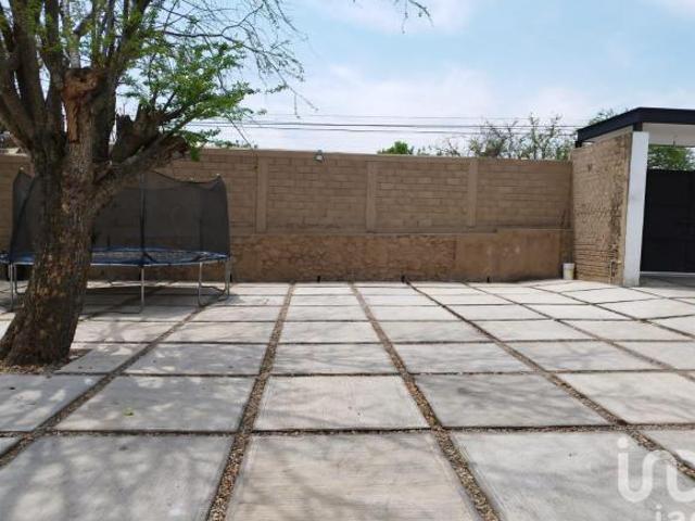 Departamento en Cuerna frente a Grand Outlet, 2rec, 2estac, alberca, asador. 2 Millones.Oportunidad!