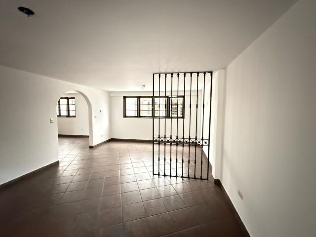 Venta departamento en Casuarinas Sur Santiago de Surco