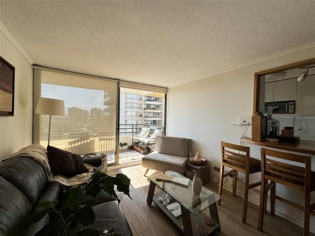 Venta departamento en las condes remodelado, portal la reina | 2 dormitorios por 6750.00 en Las Condes