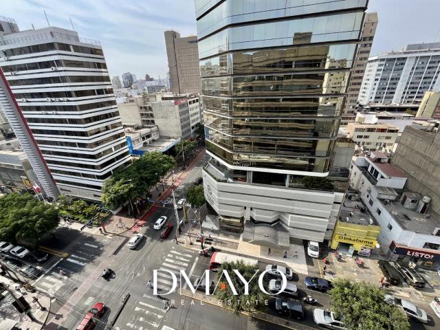 Venta departamento en Miraflores 138m2 Zonificación CM Cocheras abonado en edificio