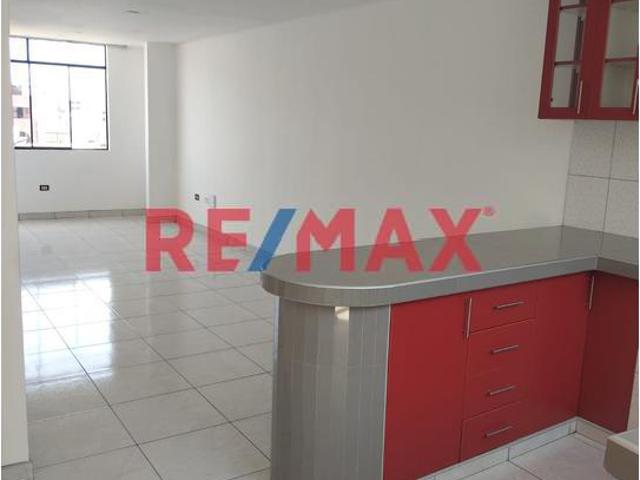 Venta Departamento En Smp Entre Las Avenidas Universitaria E Izaguirre