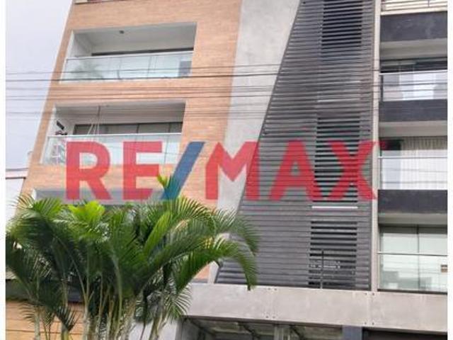Venta Departamento En Santiago De Surcco Formato Duplex En Piso 2 Y Piso 3 Con Suit Independiente