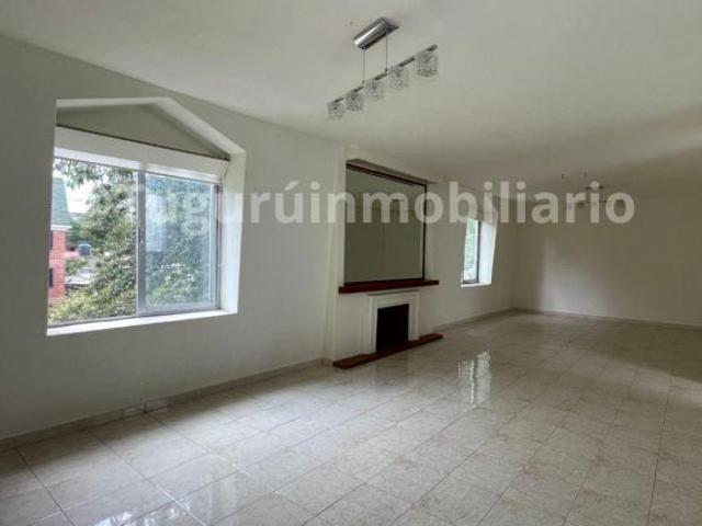 Venta Departamento en Residencial Pedregal 2, cerca de Artz con Estacionamiento y Walk in closet