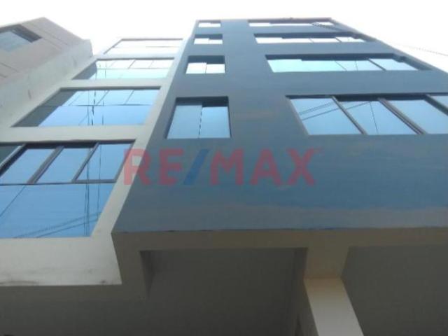 Venta Departamento, Frente El Colegio Alpamayo