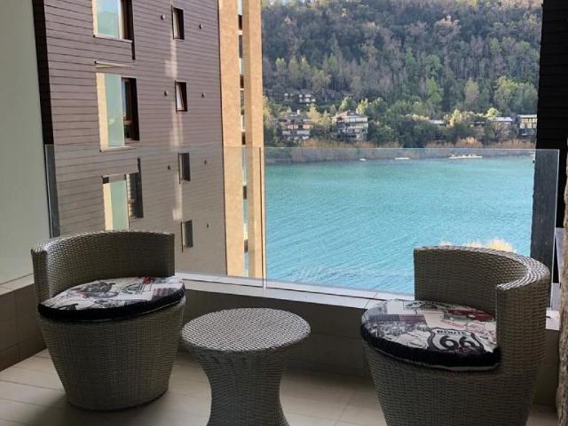 Venta Departamento Pucón Dpto amoblado 2 dormit 2 baños con vista al lago en condominio a 1 km de Pucón