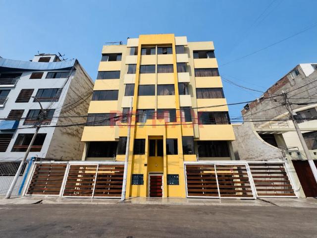 Venta Departamento Urb Los Jardines Del Golf 2Do Piso Con Ascensor Y Cochera Frente Parque