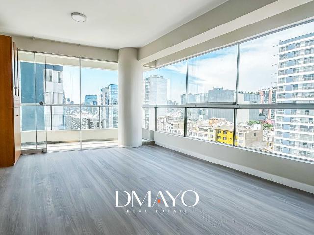 Venta Departamento Vista externa con balcón, cocina totalmente remodelada