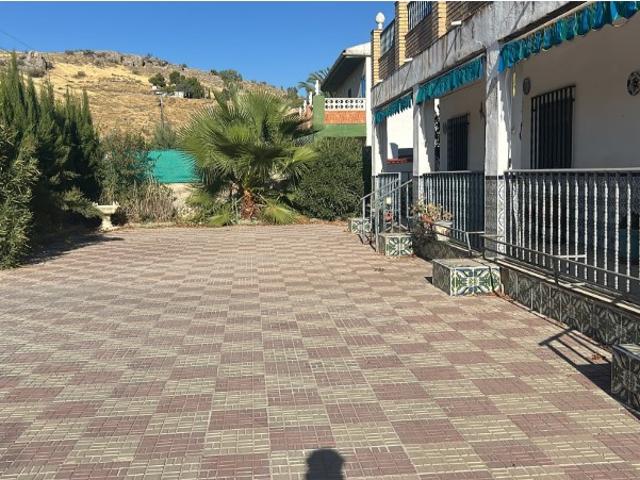 VENTA DOS CASAS INDEPENDIENTES ADOSADAS CON PARCELA COMPARTIDA