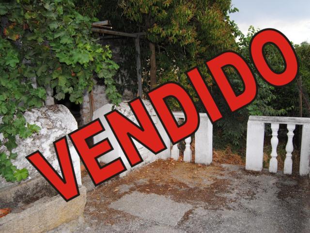 VENTA DOS CASAS PLANTA BAJA CON PATIO Y TERRENO