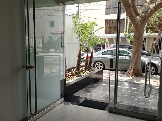 VENTA DPTO CALLE DALIAS CERCA A LARCOMAR