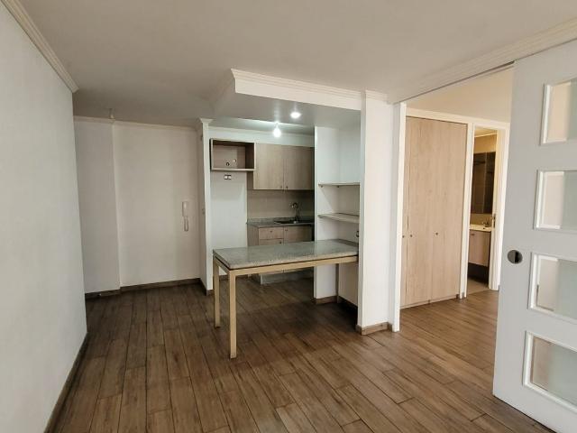 Venta Dpto De 1 Dormitorio Con Estacionamiento/ Metro Irarrázaval